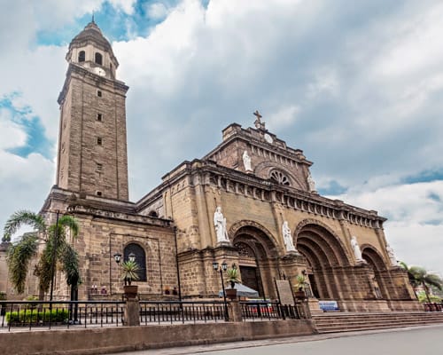 Catedral de Manila, en el barrio histórico de Intramuros